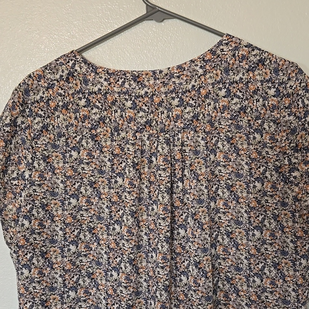 Monday Fun | Blue Floral Flowy Cap Sleeve Top Size Large - Picture 4 of 9